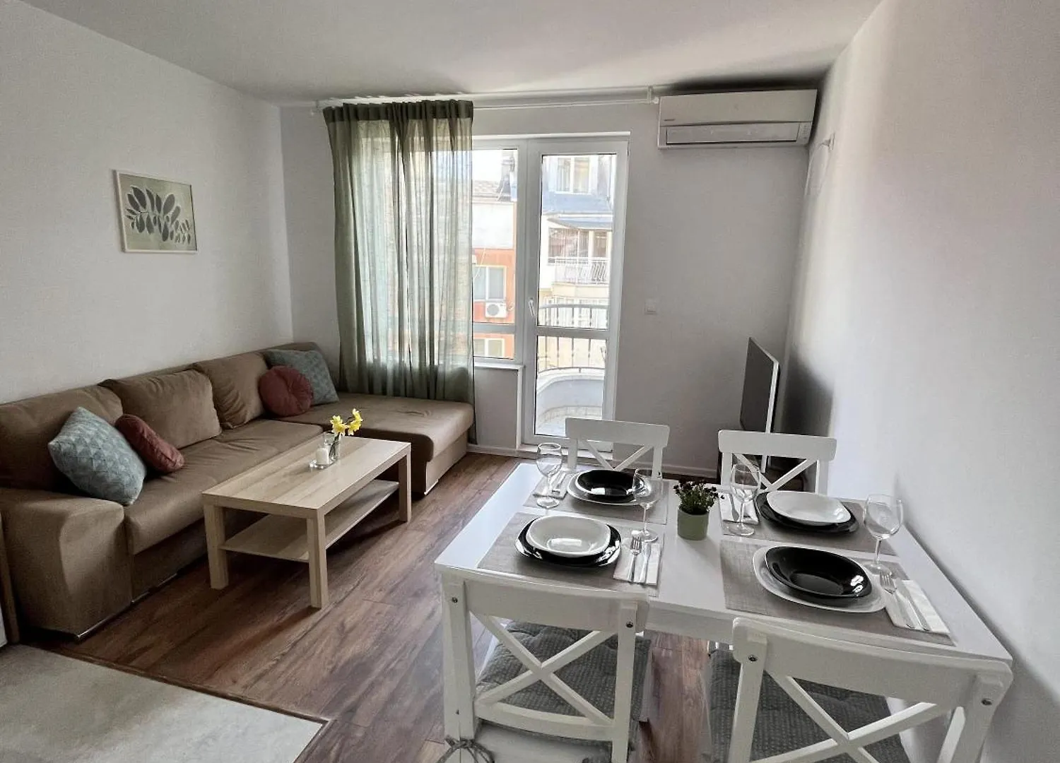 Central Cosy, Fully Renovated 2Bd Near The Cathedral Varna 0*,